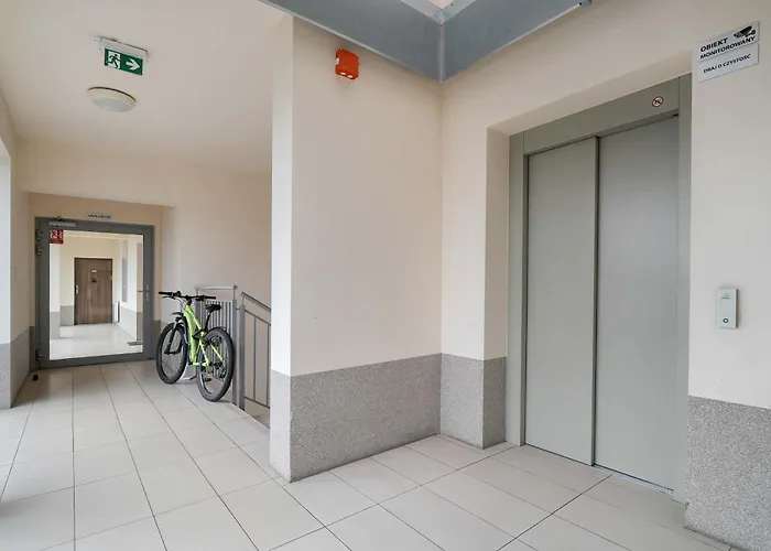 Air-conditioned In With Parking By Renters شقة