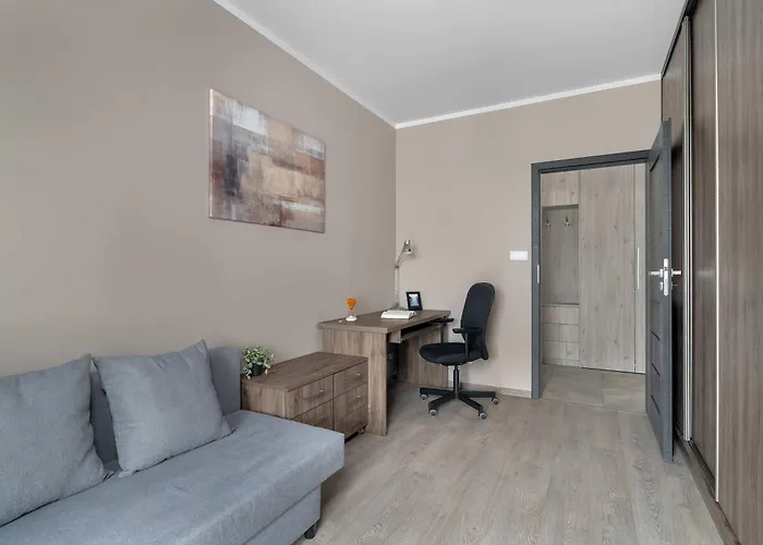 Air-conditioned In With Parking By Renters