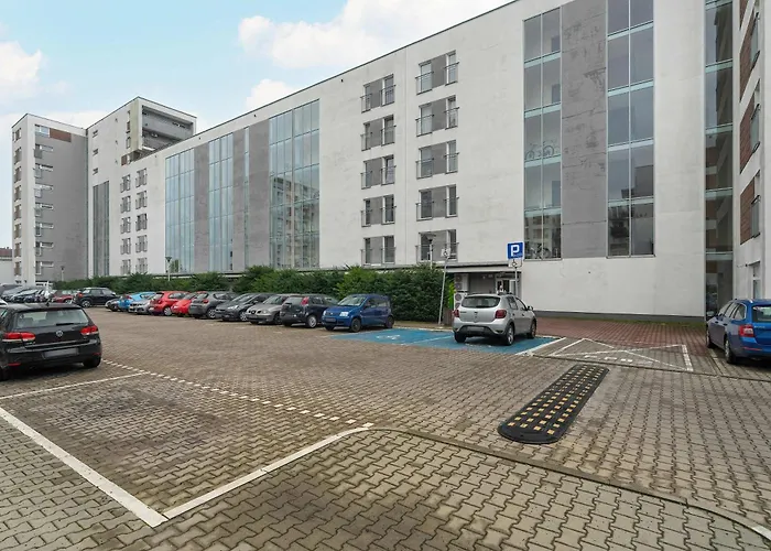 Air-conditioned In With Parking By Renters بوزنان