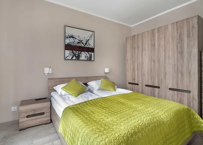 Air-conditioned In With Parking By Renters شقة