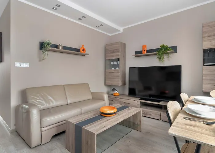 Air-conditioned In With Parking By Renters شقة *