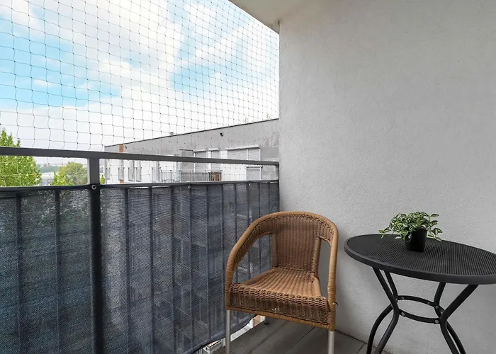 公寓 Air-conditioned In With Parking By Renters 波兹南